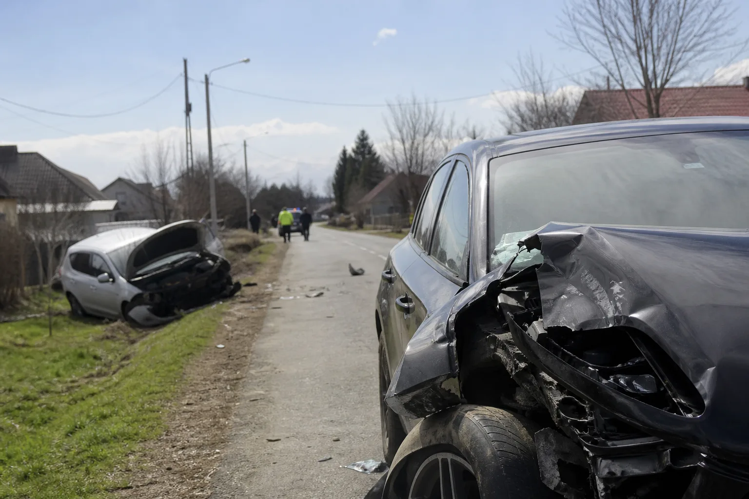 Accident la Cătămărăști Deal: două femei, de 17 și 28 de ani, duse la spital